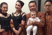 Inspirasi Baju Lebaran Keluarga Anang ashanty D0dg Baju Kebaya Kembar ashanty Aurel Hermansyah Model Serimbit
