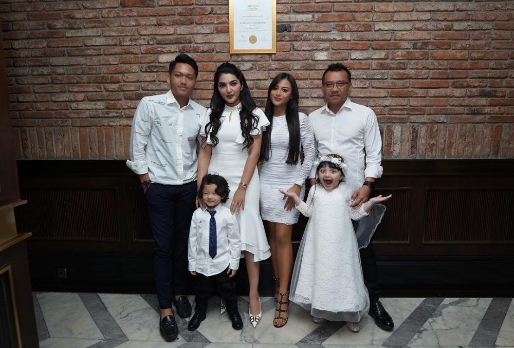 Inspirasi Baju Lebaran Keluarga Anang ashanty Irdz Intip 10 Gaya Fashion Keluarga Anang ashanty Selalu Hits
