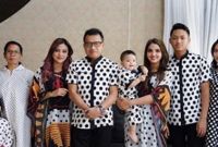 Inspirasi Baju Lebaran Keluarga Anang ashanty Tldn Foto Keluarga Anang ashanty Jadi Perbincangan Kaki Aurel