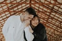 Inspirasi Baju Lebaran Pasangan Suami istri Q0d4 Sah Jadi Pasangan Suami istri Begini Potret 5 Artis