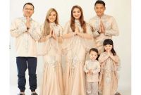 Model Inspirasi Baju Lebaran Keluarga 2019 Y7du Cek 15 Inspirasi Model Baju Couple Keluarga Gotomalls