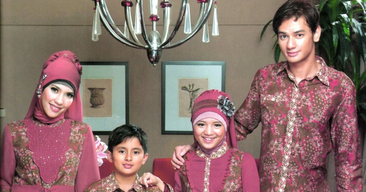 Model Model Baju Lebaran Keluarga 2018 Y7du 25 Model Terbaik Baju Batik Keluarga Muslim Untuk