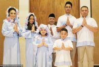 Model Rekomendasi Baju Lebaran Keluarga Q0d4 Baju Lebaran Unik Keluarga Krisdayanti